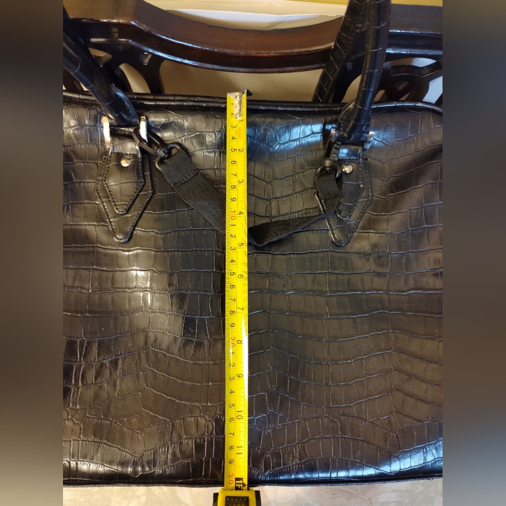 MobileEdge Black Leather Laptop Bag with Crocodile Texture - Picture 14 of 15